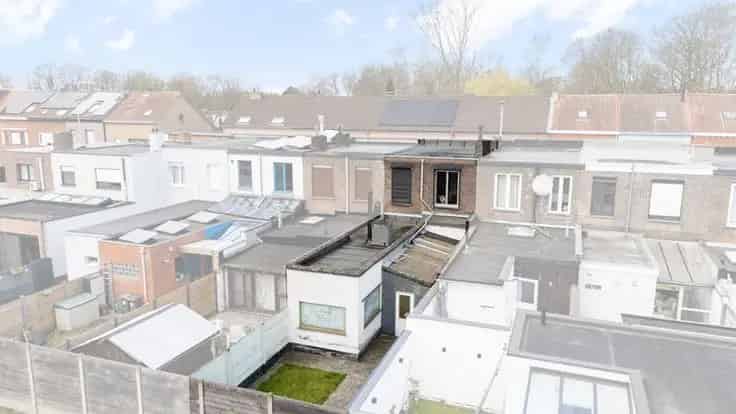 Huis Te Koop Sint-Amandsberg: Gezellige 3 Slaapkamer COCON met Tuin