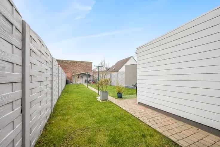 Huis Te Koop Beveren: 5 Slaapkamers, Zonnige Tuin