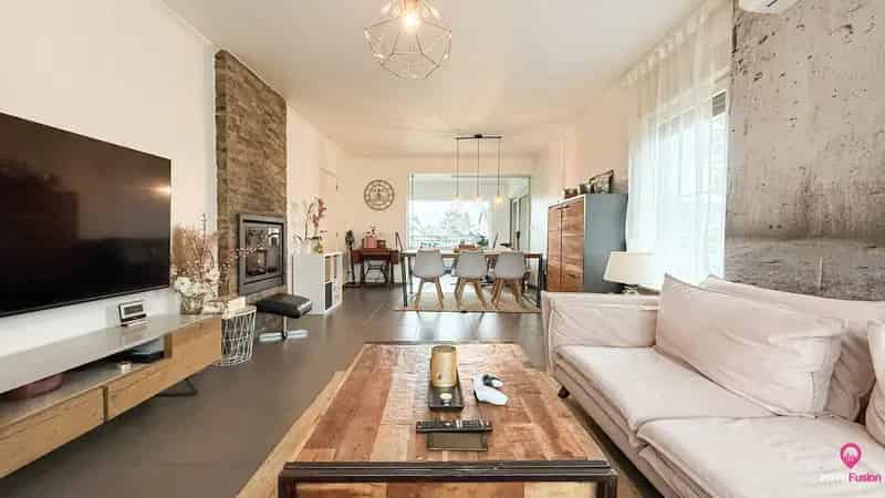 Ruime woning met mogelijkheid tot zelfstandige activiteit!