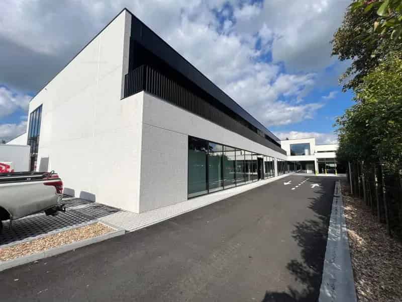 Nieuwbouw handelspand te huur in Antwerpsesteenweg Lochristi