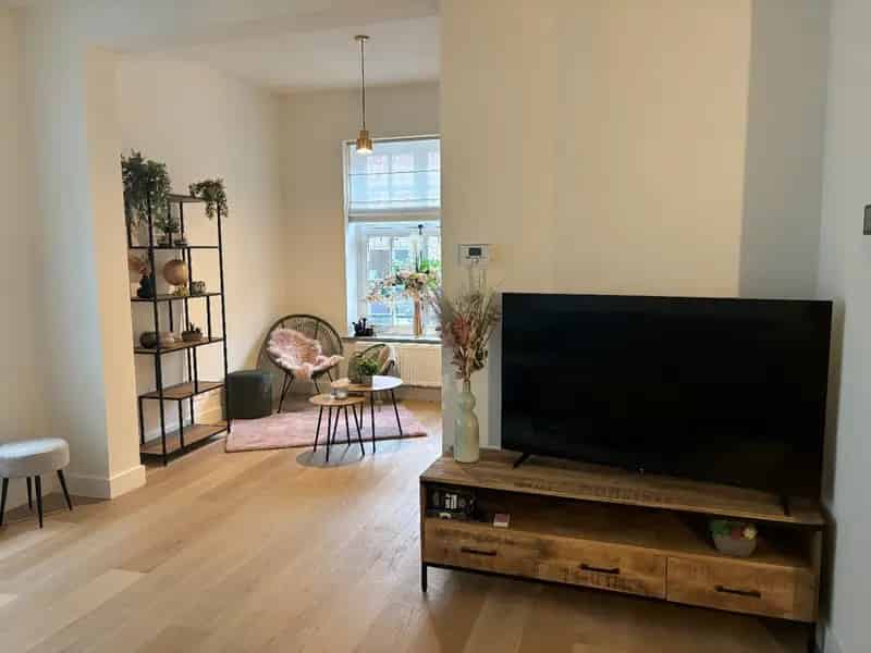 Stapelwoning in centrum Brugge met 2 slaapkamers en polyvalente ruimte