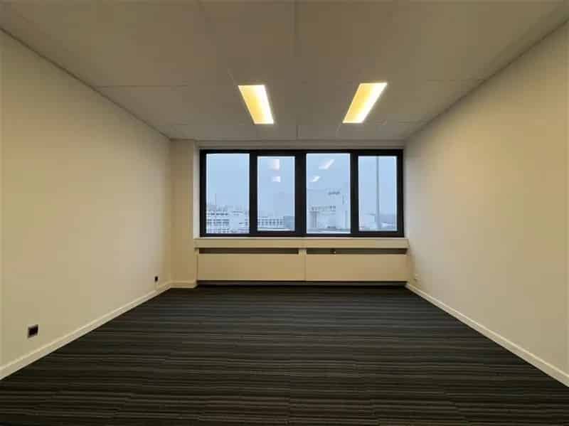 Instapklare kantoorruimtes te huur op uitstekende locatie aan de Singel