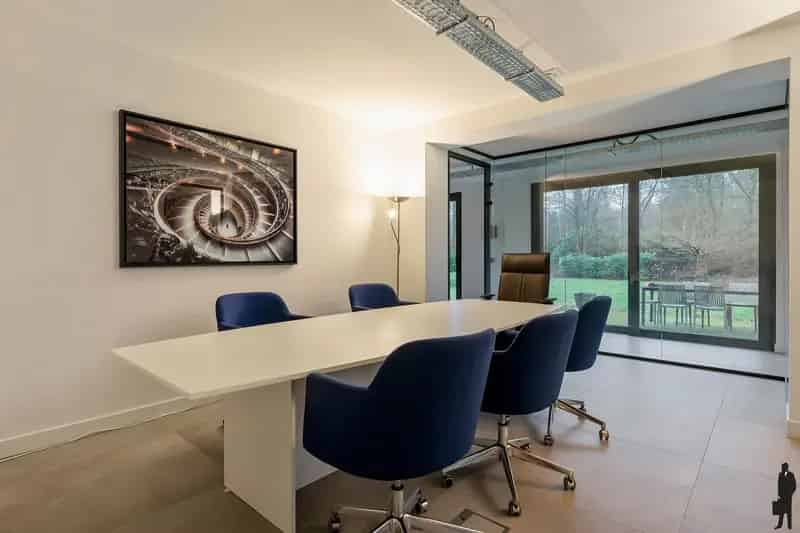 Villa + af te werken loftappartement!