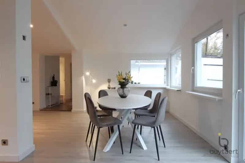 Vrijstaande gelijkvloerse woning midden in het groen te Schilde
