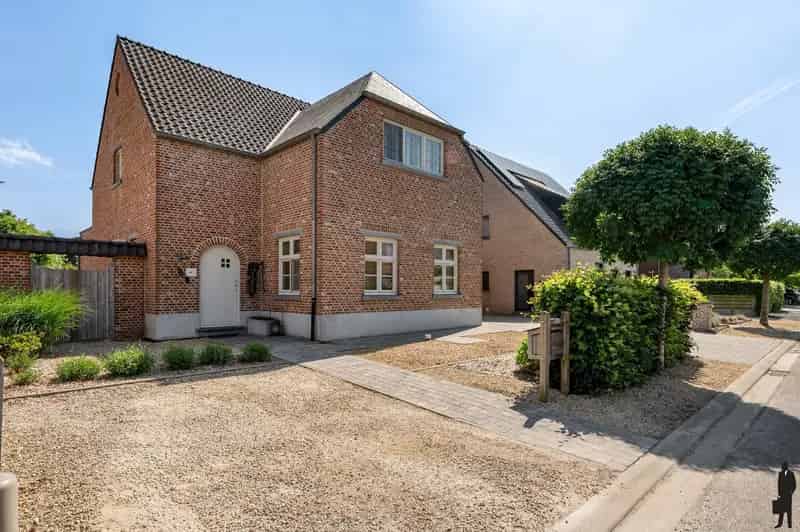 Huis te koop Olen: Instapklare gezinswoning met mancave