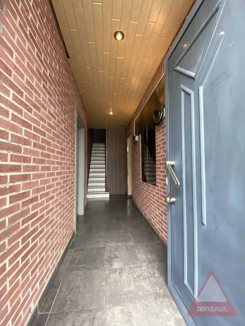 Hooglede – Open woning met loods, dubbele garage en lift op centrale ligging