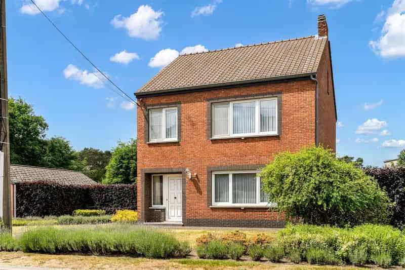 DEELS GERENOVEERDE WONING PERFECT ONDERHOUDEN
