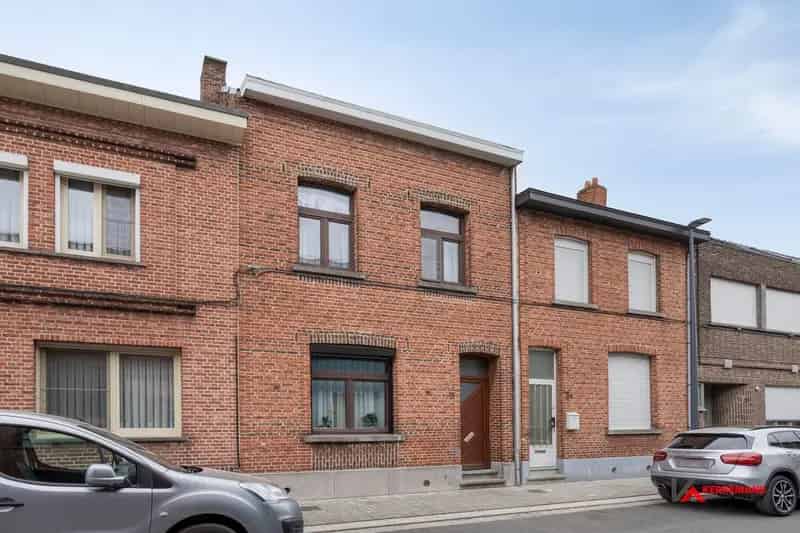 Instapklare woning met 4 slaapkamers, tuin en garage.