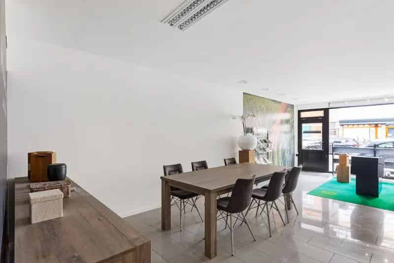 Handelshuis met Appartement te huur in Wommelgem