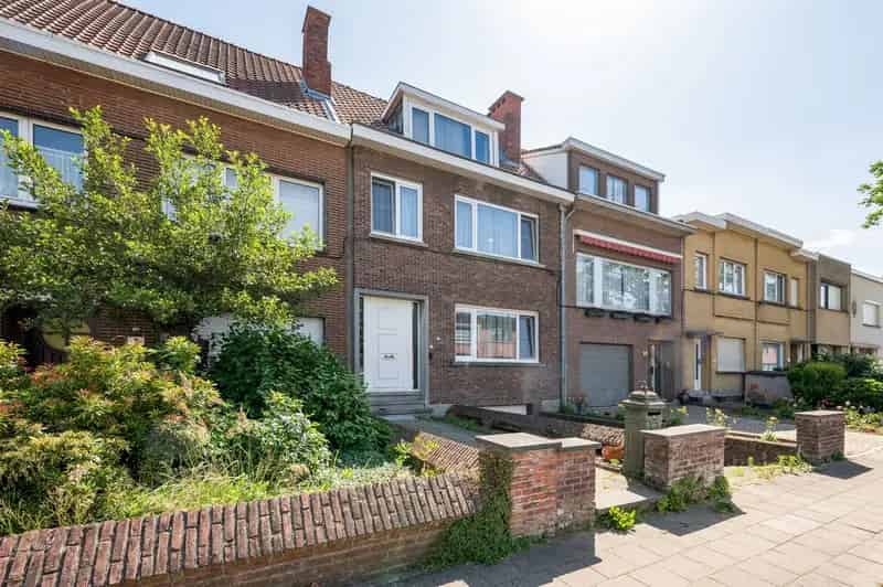 Karaktervolle woning (189m²) met 4 slaapkamers op toplocatie te Mortsel