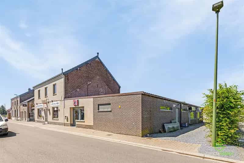 Rustig gelegen café in Rummen met woonst en grote garage