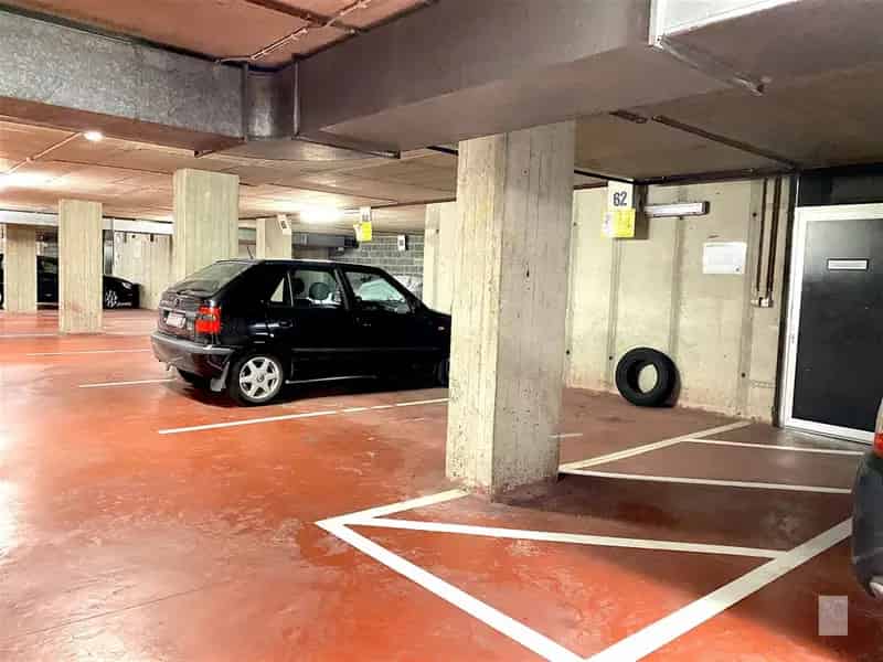 Overdekte parkeerplaats te koop in Sint-Niklaas