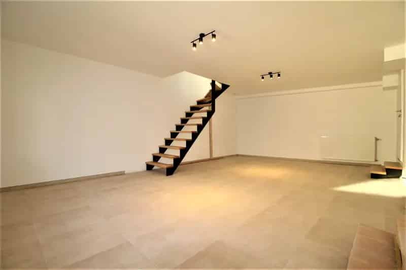 Klassevolle nieuwbouwwoning pal in centrum Brakel.