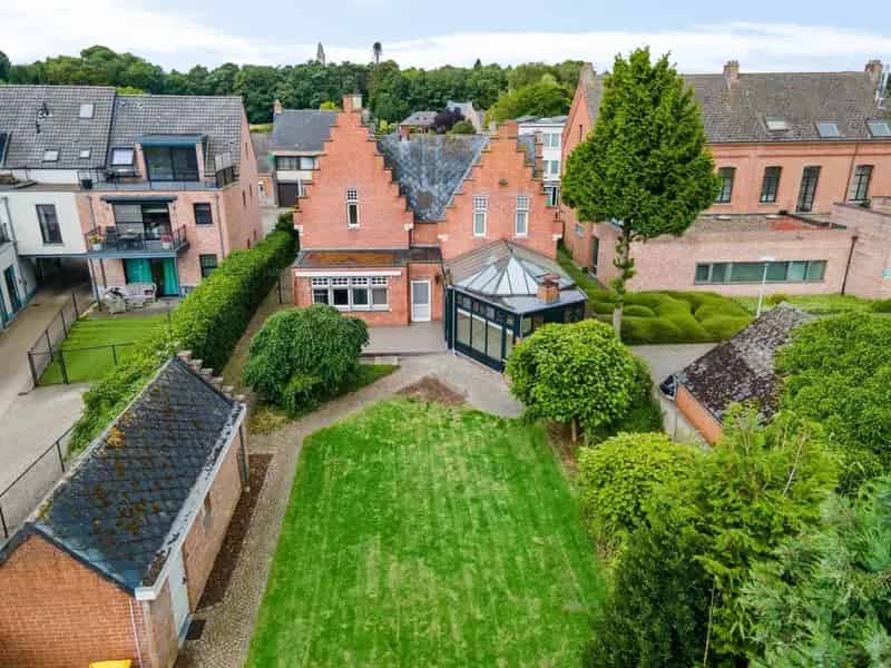 Unieke eigendom in neotraditionele stijl op perceel van 1.015m²