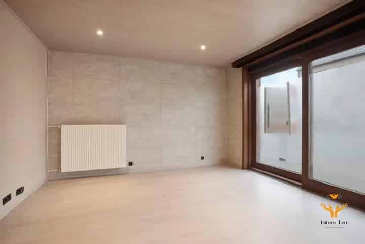 Gelijkvloers appartement te koop in Berlare