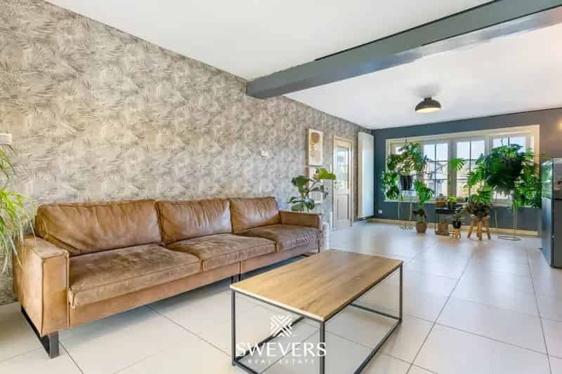 Ruim, trendy en rustig gelegen - Gezinswoning met 3 slaapkamers op 9a 22ca in Spalbeek