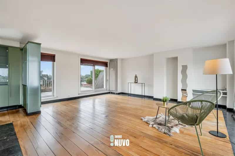 Stijlvolle penthouse met riant terras op toplocatie!