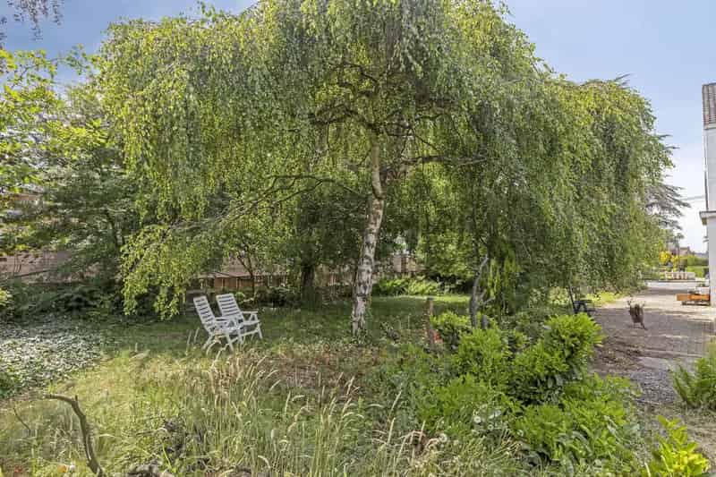 Bouwgrond (627 m²) geschikt voor een halfopen bebouwing