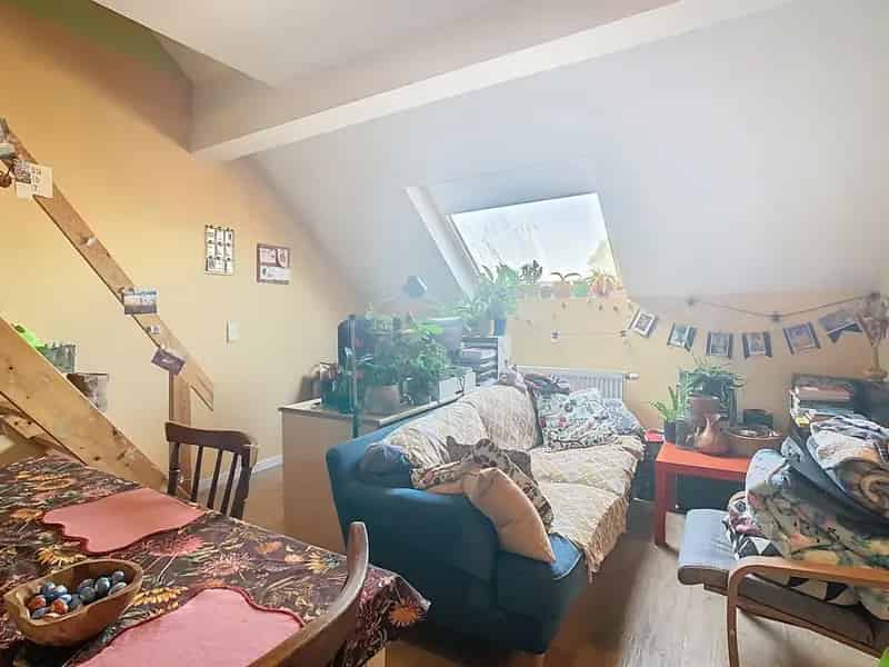 Gemeubeld appartement met alle nutsvoorzieningen in 1 prijs! 