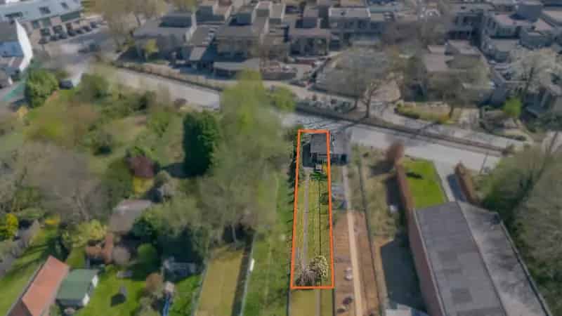 Bouwgrond voor gesloten bebouwing in doodlopende straat