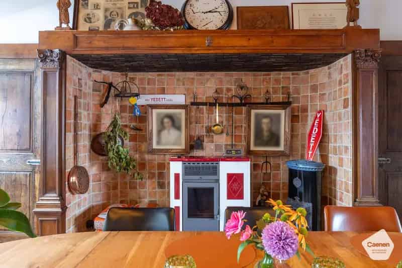 BRUISENDE ZOMERBAR / PASSAGE VELO met woonst op MAGNIFIEKE LOCATIE