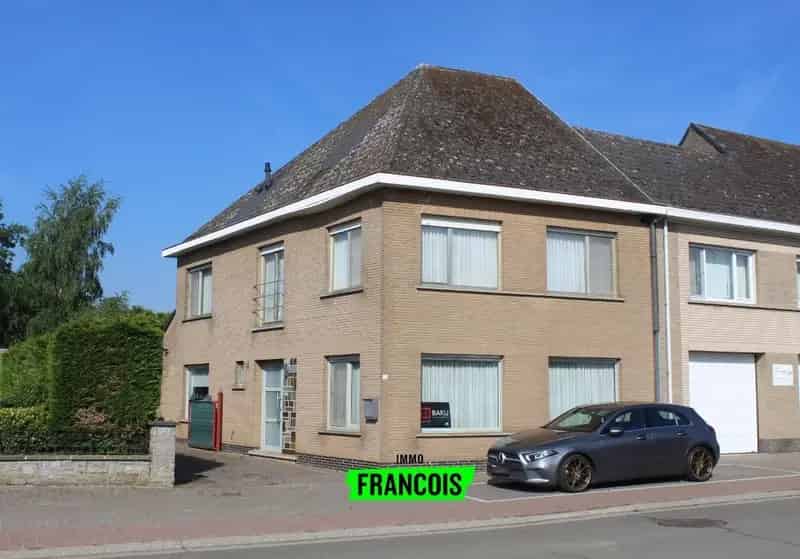 EERSTE BEZOEKDAG VOLZET! Instapklare woning met 3 slaapkamers en grote tuin