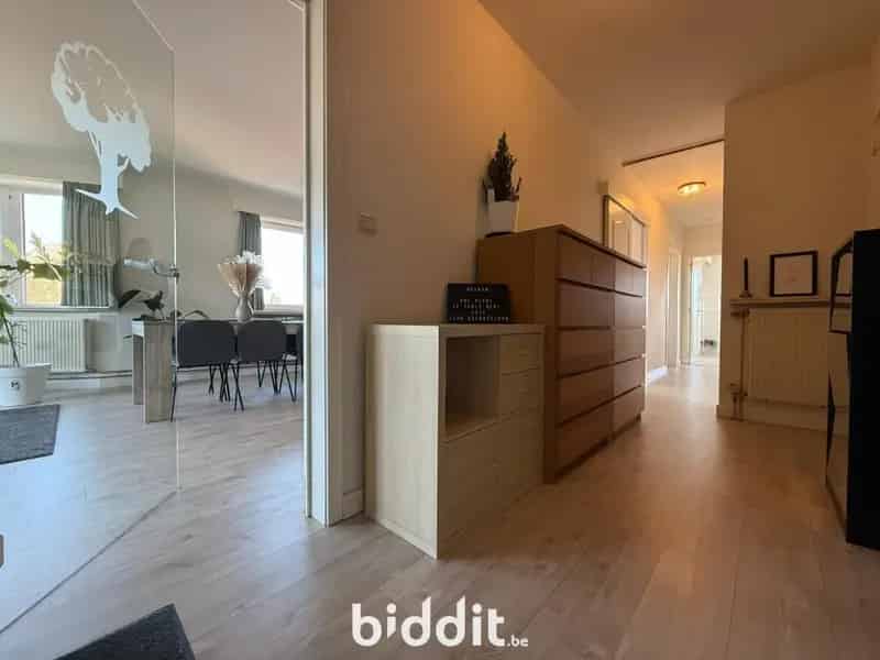 INSTAPKLAAR APPARTEMENT   
