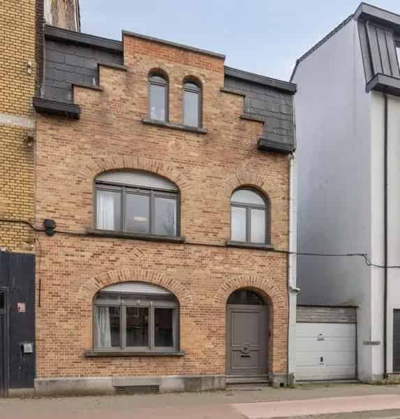 🏡 Karaktervolle woning met tuin en carport-garage nabij Brussel