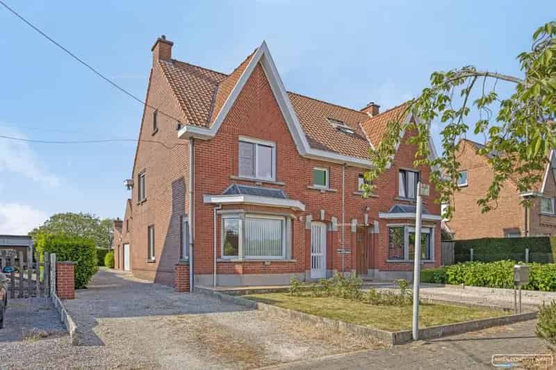 Huis te koop Anzegem: 2 slaapkamers, renovatieproject