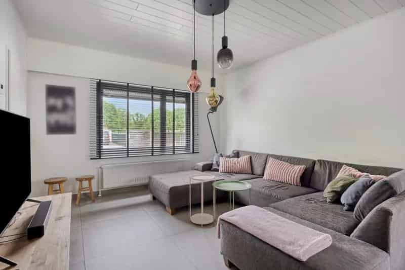 Woning met 4 slaapkamers op een ZW gericht perceel van 688 m² te St.-Jozef-Olen !