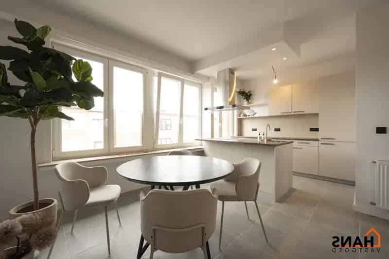 Appartement te huur met garage en tuin