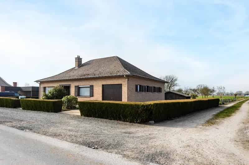 Prachtig gelegen bungalow op 27,25 are!