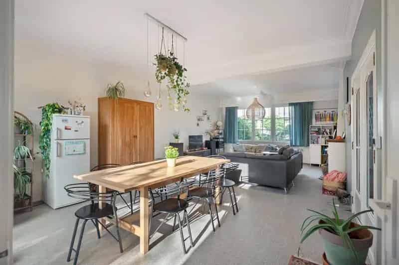 Hoekwoning met 3 slaapkamers (mogelijkheid tot 5), tuin en garage te koop