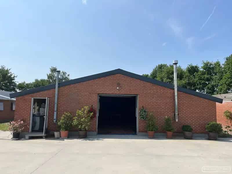 Loods van 205 m² te huur voor opslag in Waregem