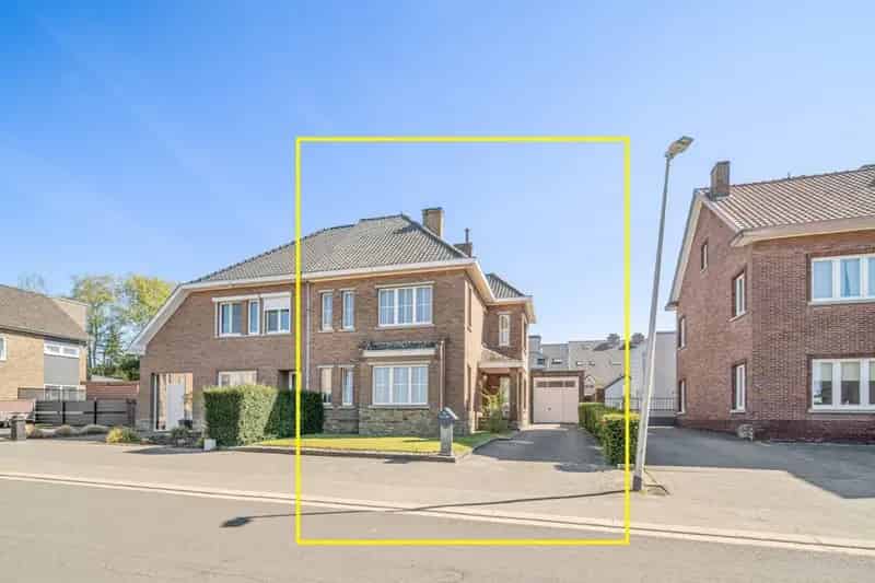 Halfvrijstaande woning met garage en ruime achterliggende polyvalente ruimte (148 m²)
