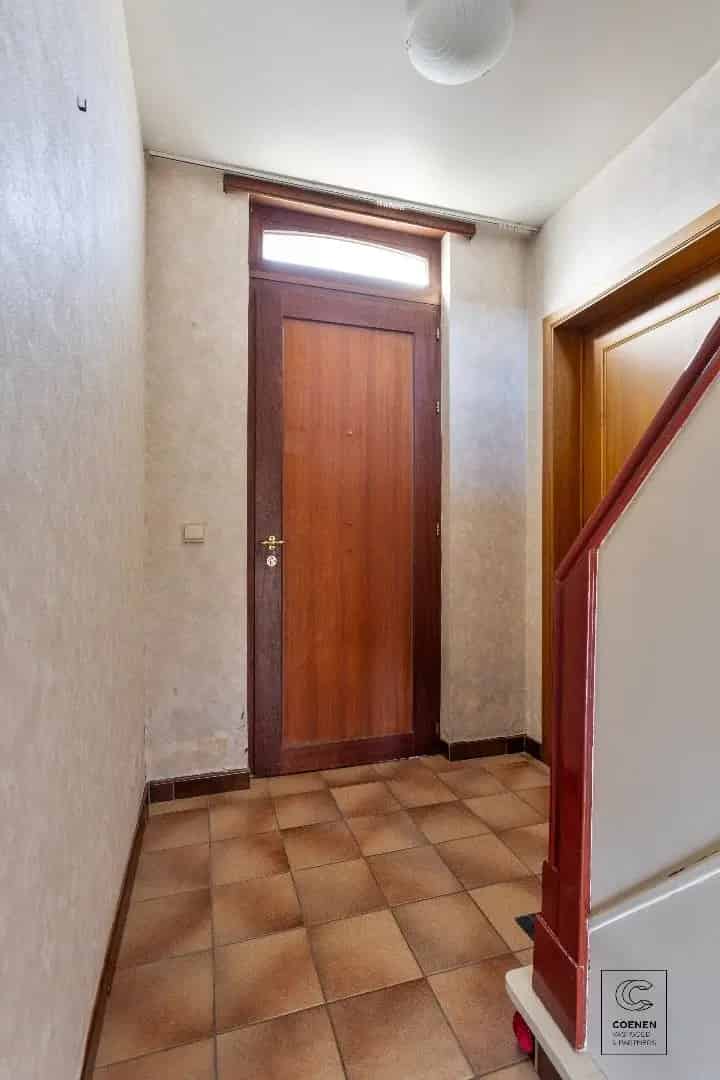 Charmante woning te Zoersel, 4a5 slpk's, wei + stallen!
