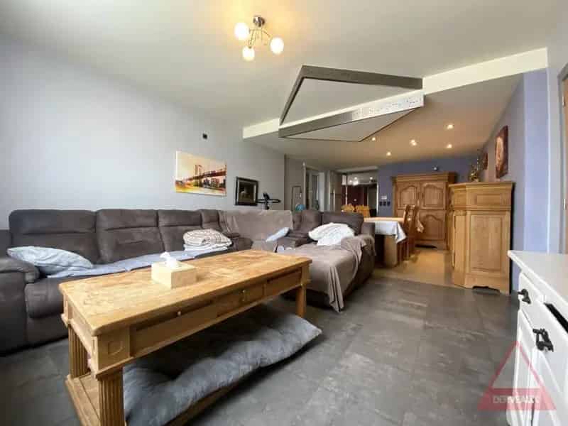 Hooglede – Open woning met loods, dubbele garage en lift op centrale ligging