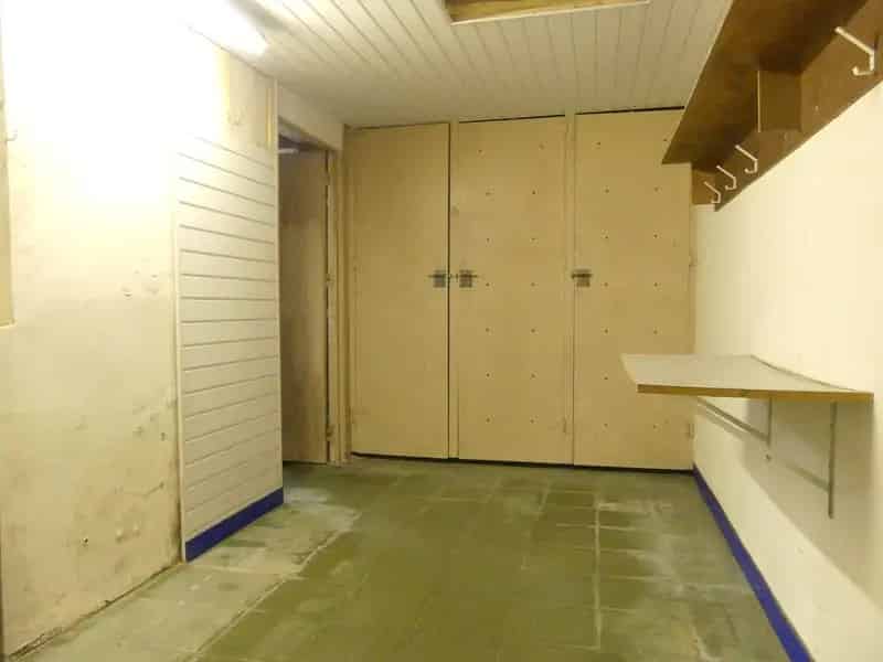 Loods, 146 m², uitermate geschikt voor opslag-/stockageruimte - toegankelijk via manuele toegangspoort