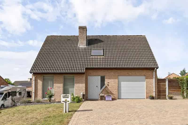 Instapklare gezinswoning nabij het Kasteel van Laarne.