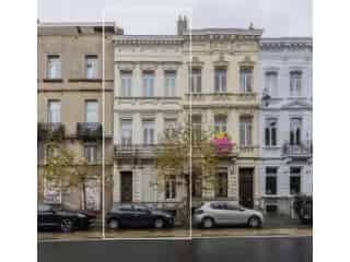 Appartement te renoveren Schaarbeek 140m² tuin