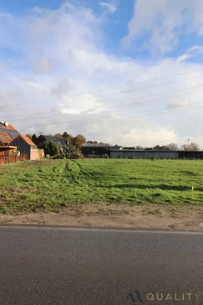 Bouwgrond voor een half-open bebouwing
