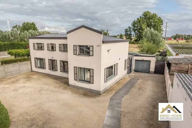 Op te frissen woning met ruime opslagplaats te Beervelde