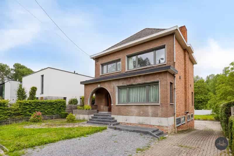 Hoogwaardig afgewerkte, ruime gezinswoning op toplocatie