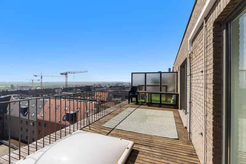 UNIEK:Zeer ruim gemeubeld duplex-penthouse (144 m²) met 2 zonneterrassen (51 m²) centrum Middelkerke
