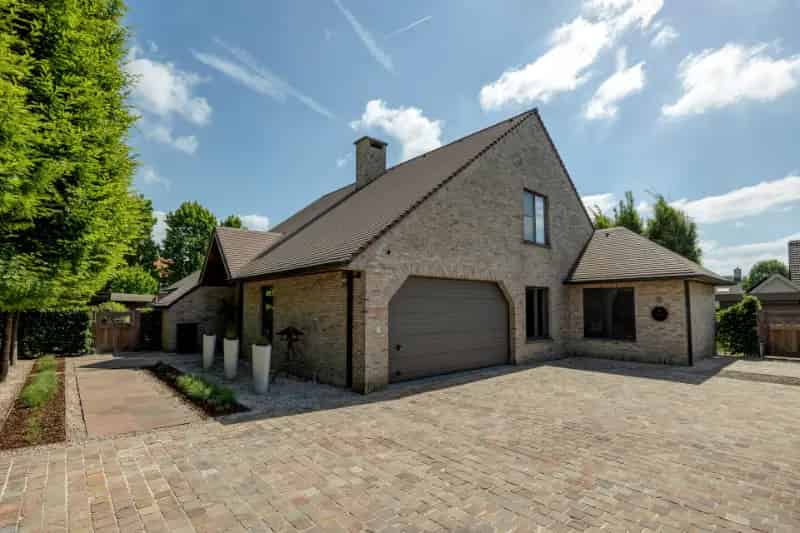Ruime Villa te Huur 5 slaapkamers 321m² Grote Tuin