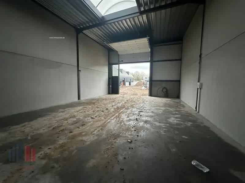 Nieuwbouw bedrijfsgebouw te koop in Zeus Zwevegem