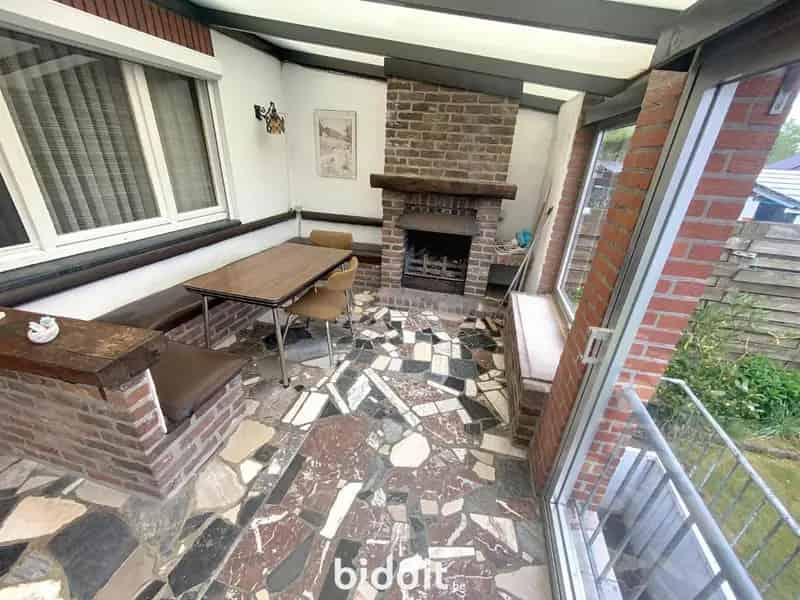 Half open Bungalowwoning op perceel van 4a87ca