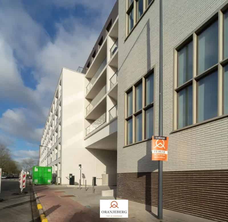 Nieuwbouw autostaanplaats te huur in afgesloten parkeergarage nabij Gent centrum