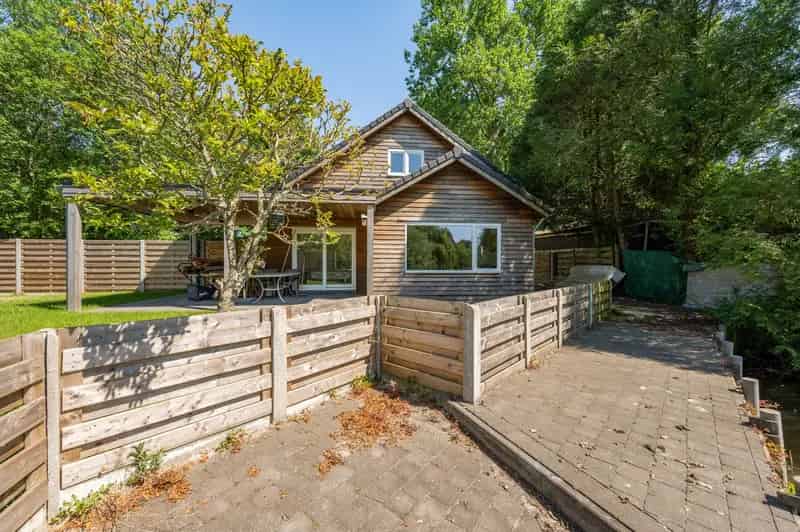 Huis te huur: Chalet aan het water Eindhout