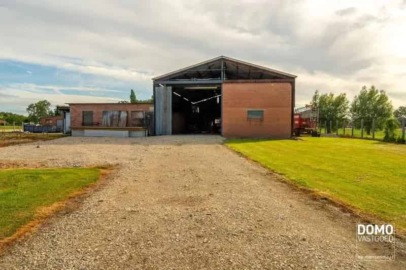 Ruime perceel (45a97ca) met een goedgekeurde vergunning